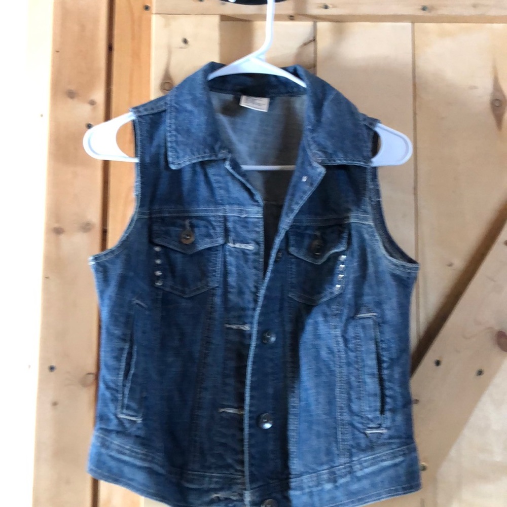 Cruel Vest